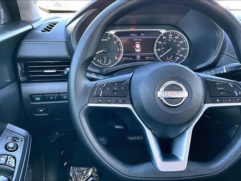 Certified 2025 Nissan Sentra SV FWD image 11