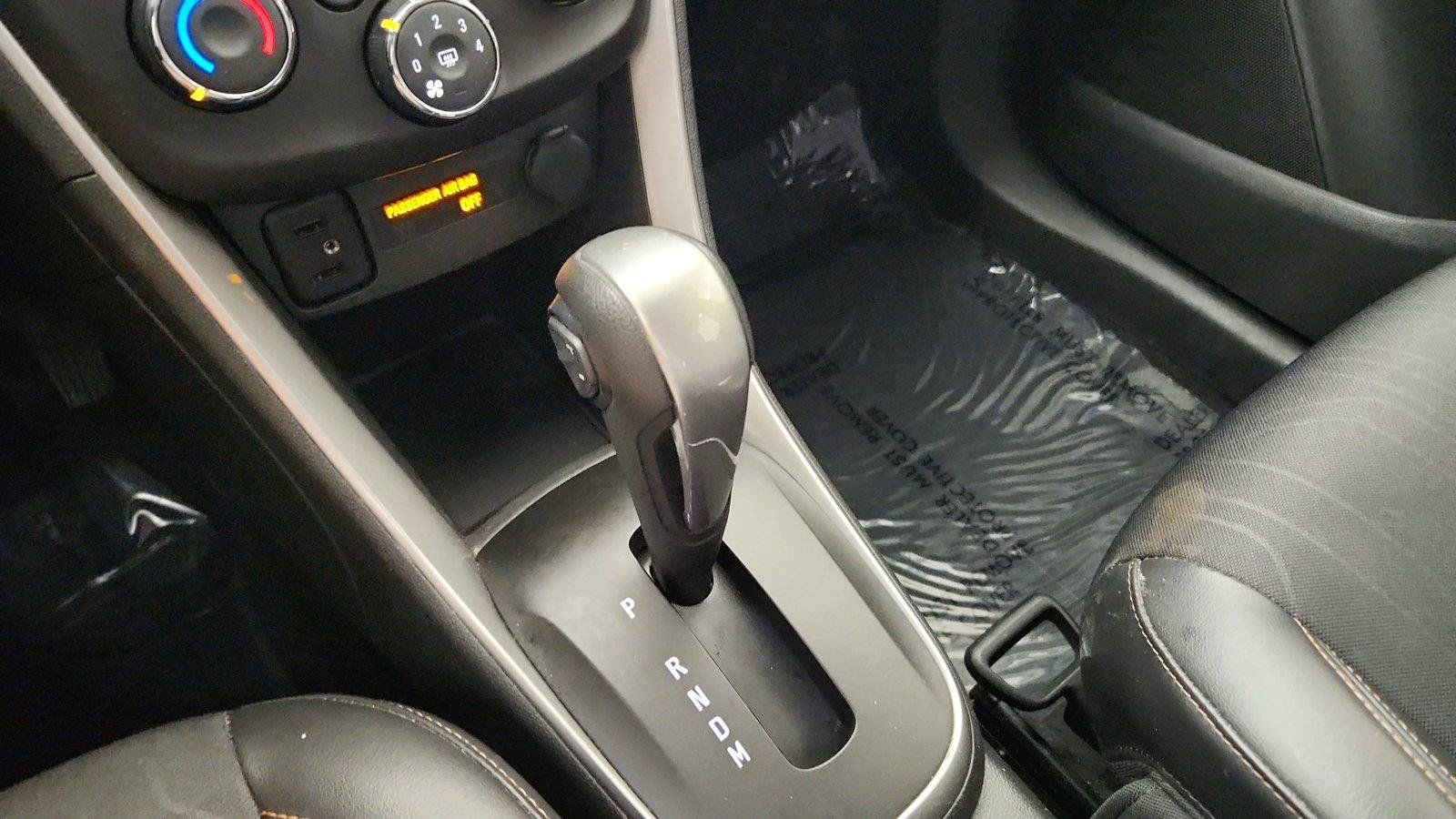 Used 2020 Chevrolet Trax LT w/ LT Convenience Package FWD image 31