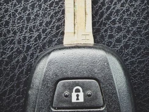Used 2015 Toyota RAV4 LE FWD image 3