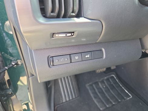 Used 2025 Nissan Pathfinder SL AWD/4WD image 18