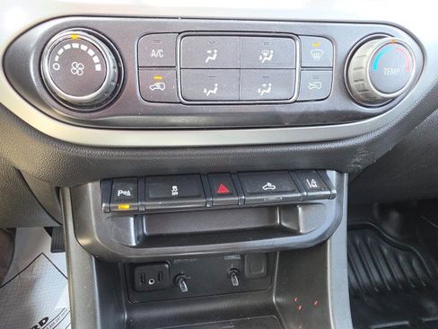 Used 2021 Chevrolet Colorado LT w/ Fleet Safety Package image 39