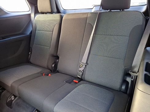 Used 2023 Chevrolet Traverse LT w/ Midnight/Sport Edition image 10