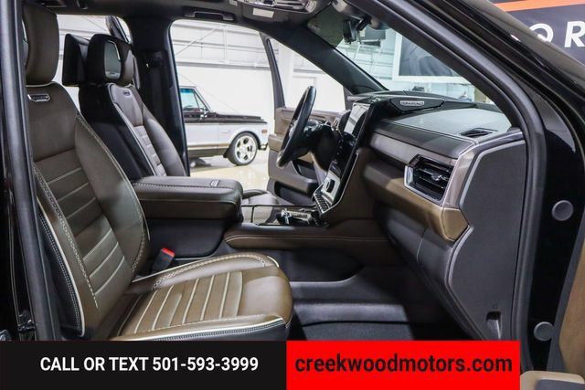 Used 2025 GMC Yukon Denali Ultimate AWD/4WD image 10