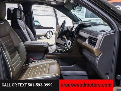 Used 2025 GMC Yukon Denali Ultimate AWD/4WD image 10