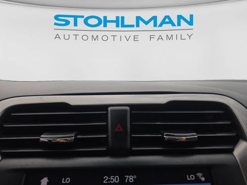 Used 2019 Ford Fusion SE FWD image 17
