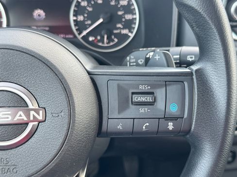 Used 2024 Nissan Rogue SV FWD image 23