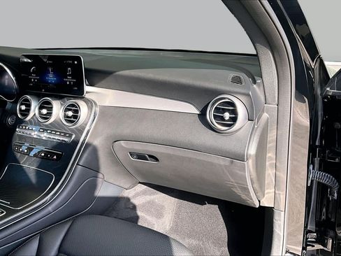 Used 2022 Mercedes-Benz GLC 300 image 17