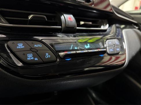 Used 2020 Toyota C-HR LE FWD image 22