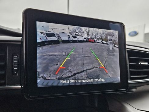 Used 2022 Ford Explorer XLT w/ Equipment Group 202A image 19