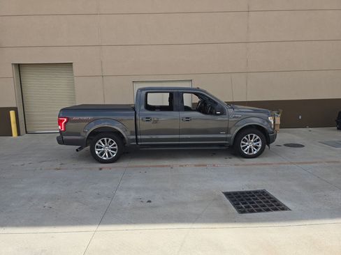 Used 2017 Ford F150 XLT w/ Equipment Group 302A Luxury image 8