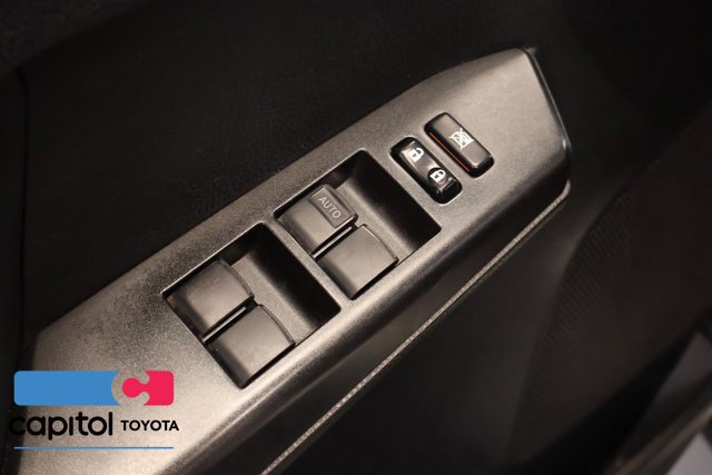 Used 2016 Toyota RAV4 XLE AWD/4WD image 10
