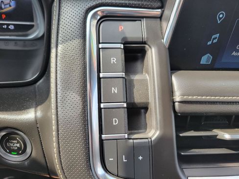 Used 2023 Chevrolet Tahoe Premier AWD/4WD image 21