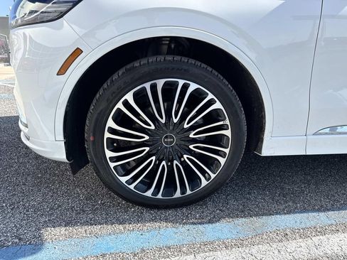 New 2026 Lincoln Aviator Black Label w/ Dynamic Handling Package image 10