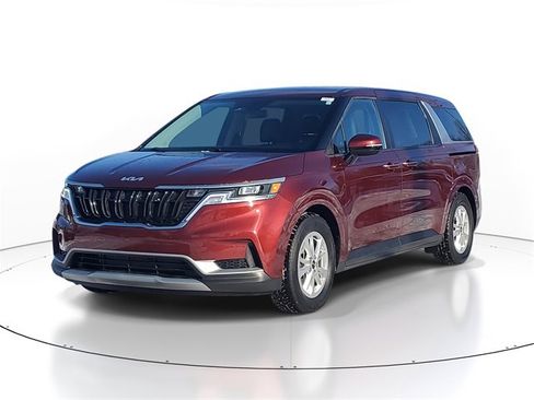 Used 2024 Kia Carnival LX image 2