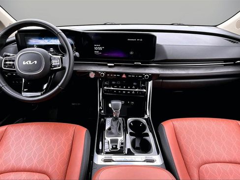 Used 2024 Kia Carnival SX image 15