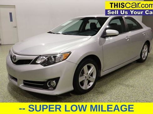 Used 2014 Toyota Camry SE image 3