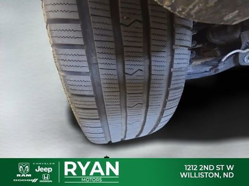 Used 2023 Jeep Grand Cherokee L Laredo AWD/4WD image 24