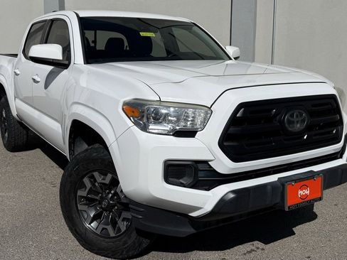 Used 2018 Toyota Tacoma SR image 1