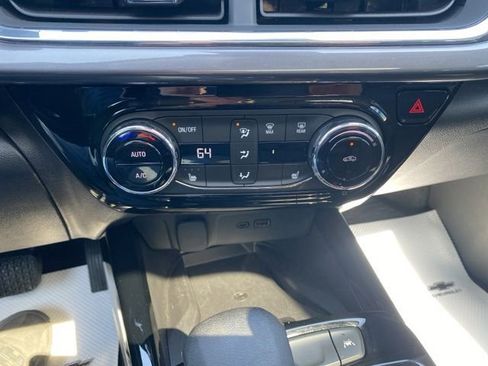Used 2025 Chevrolet Trax ACTIV w/ Sunroof Package FWD image 18