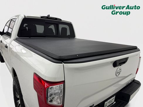 Used 2022 Nissan Titan SV AWD/4WD image 15