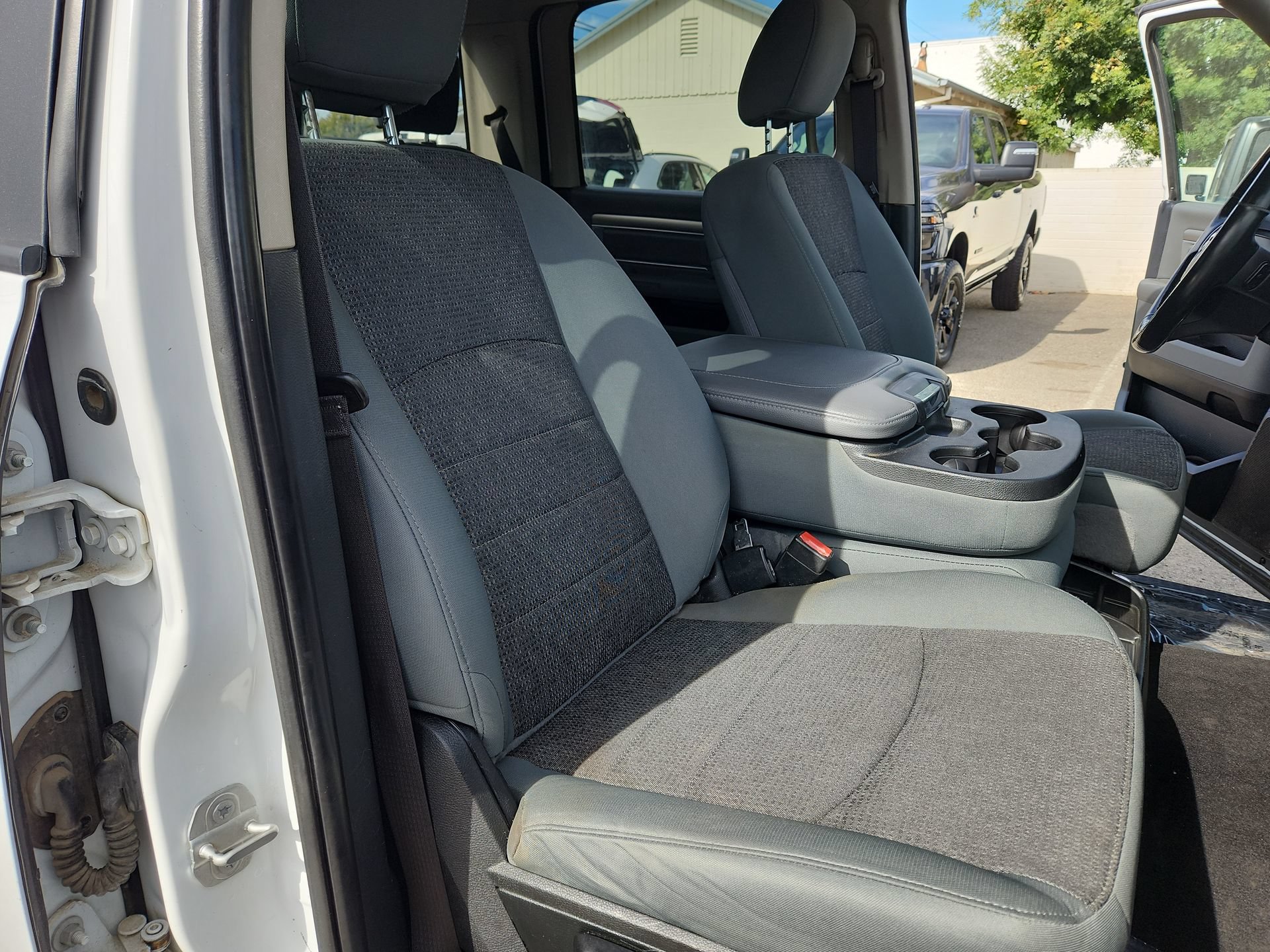 Used 2017 RAM 1500 Big Horn AWD/4WD image 24