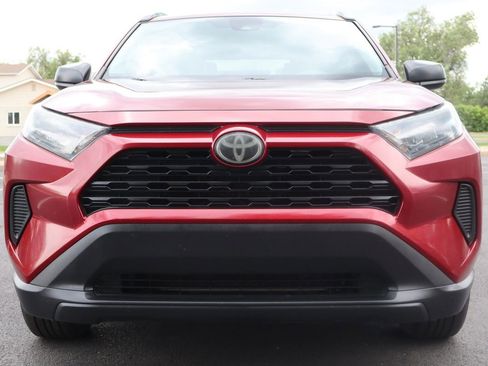 Used 2021 Toyota RAV4 LE w/ Carpet Mat Package (TMS) AWD/4WD image 13