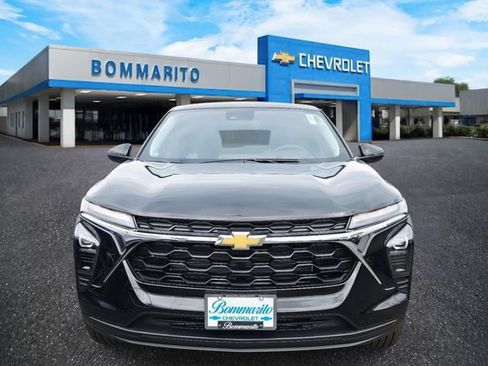 New 2026 Chevrolet Trax LS w/ LS Convenience Package FWD image 5