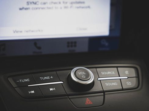 Used 2019 Ford Escape SEL image 17