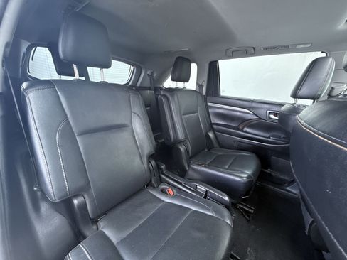 Used 2019 Toyota Highlander Limited image 38