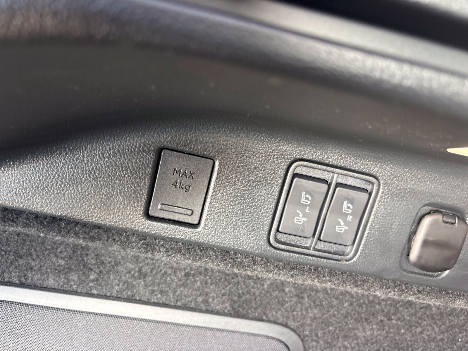 Used 2023 Lexus RX 350 FWD w/ Cold Area Package image 13