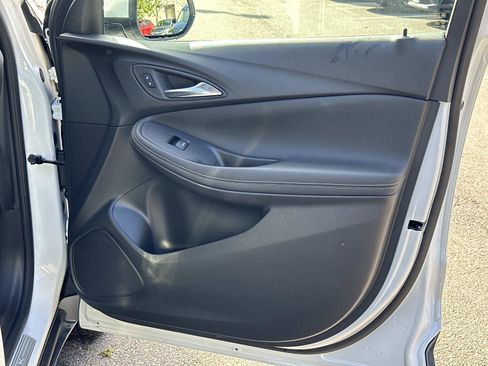 Used 2023 Buick Encore GX Essence w/ Experience Buick Package image 12