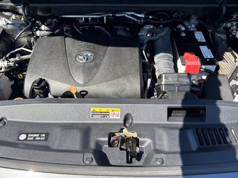 Used 2022 Toyota Highlander XLE image 23