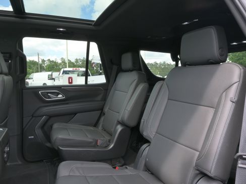 Used 2023 Chevrolet Tahoe Z71 w/ Luxury Package AWD/4WD image 11
