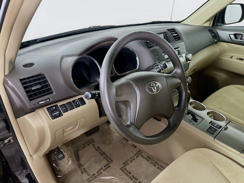 Used 2010 Toyota Highlander 2WD w/ Cold Weather Pkg image 14