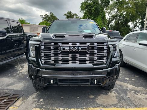 Used 2025 GMC Sierra 2500 Denali Ultimate AWD/4WD image 2