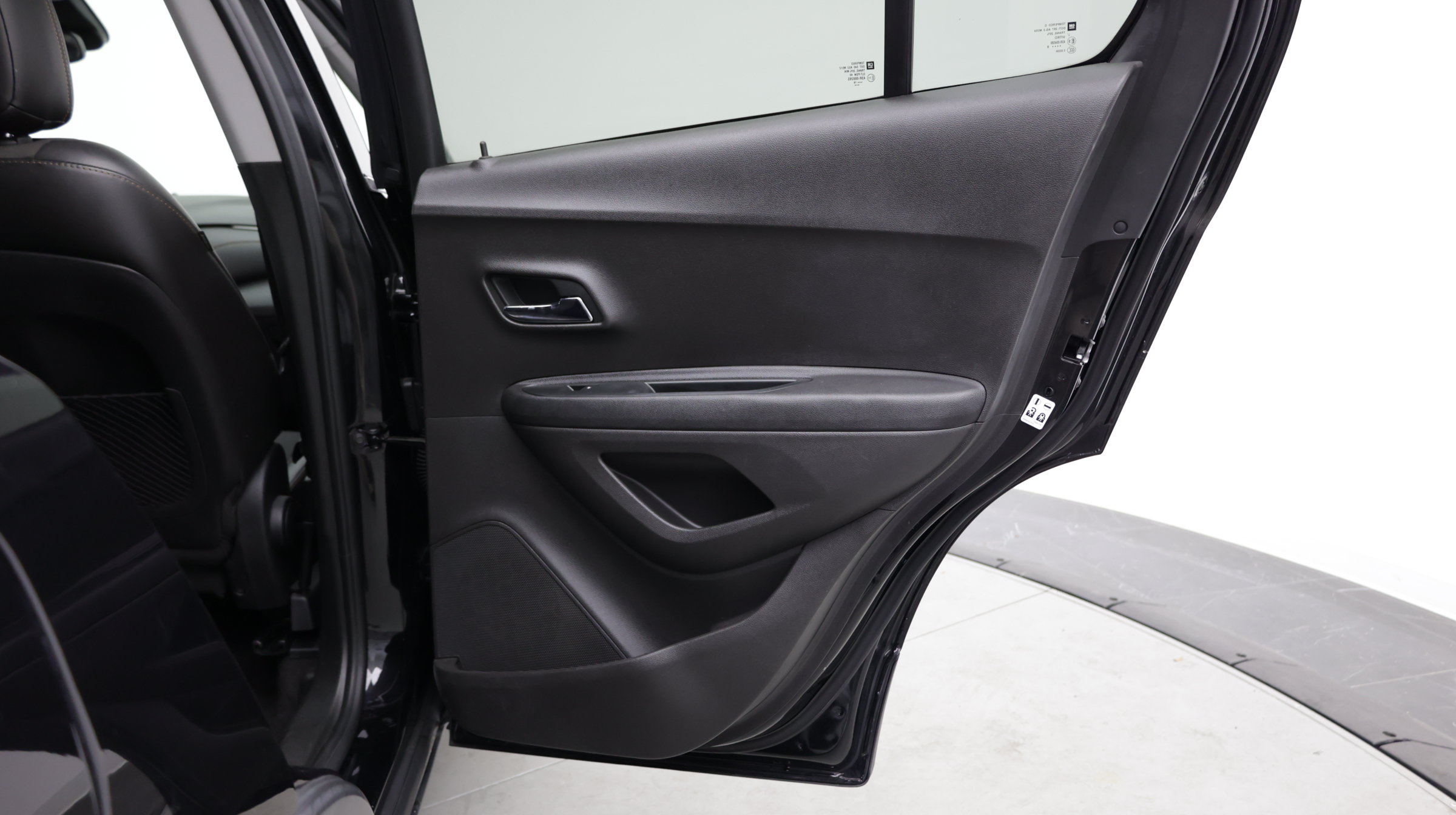 Used 2018 Chevrolet Trax LT w/ LT Convenience Package FWD image 31