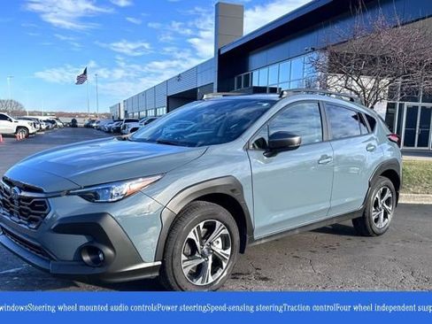Used 2025 Subaru Crosstrek 2.0i Premium image 3