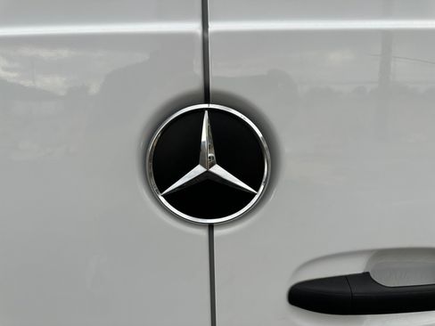 Used 2025 Mercedes-Benz Sprinter 2500 image 29