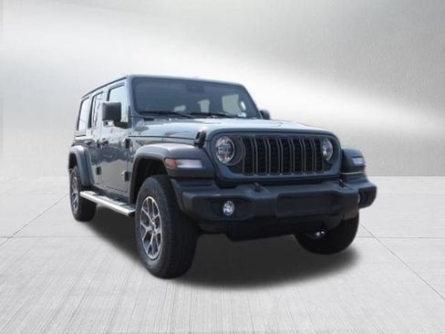 Used 2025 Jeep Wrangler Unlimited Sport AWD/4WD image 9