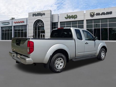 Used 2018 Nissan Frontier S RWD image 3