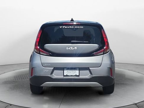 Used 2025 Kia Soul LX w/ LX Technology Package FWD image 4