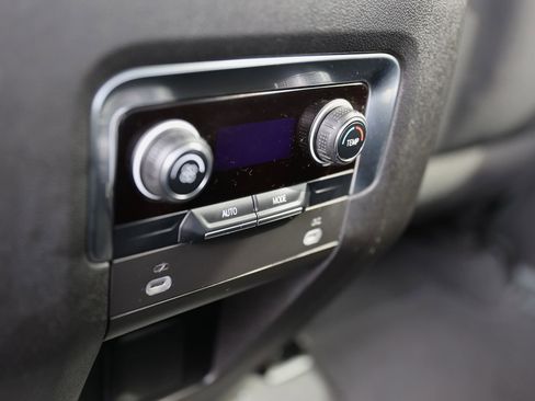 Used 2023 Chevrolet Tahoe LS image 24