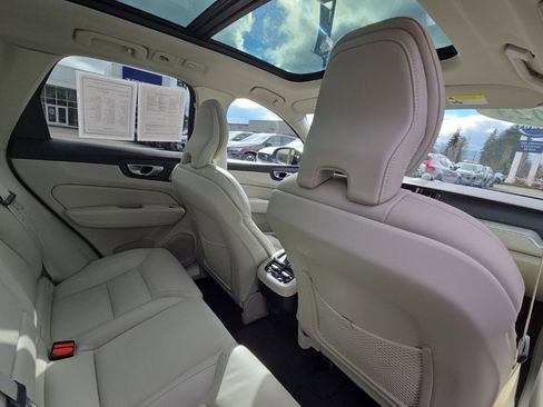 Certified 2023 Volvo XC60 B5 Ultimate image 8