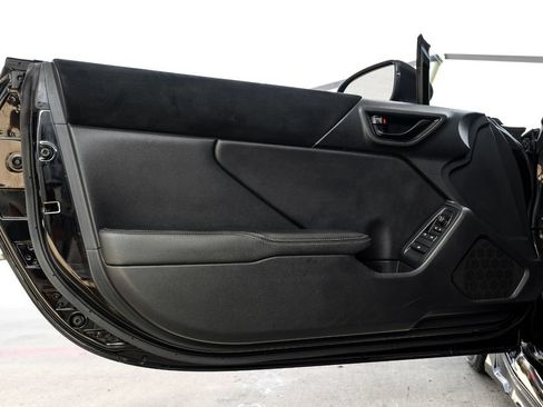 Used 2022 Toyota GR86 Premium w/ ALL Weather Mat Package (TMS) RWD image 37