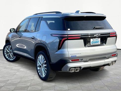 New 2026 Chevrolet Traverse LT w/ Driver Confidence Package FWD image 3