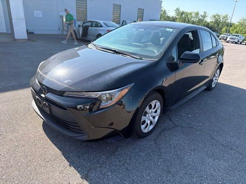 Used 2024 Toyota Corolla LE FWD image 2