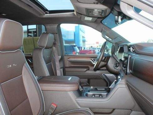 Used 2024 GMC Sierra 2500 Denali w/ Denali Reserve Package image 18