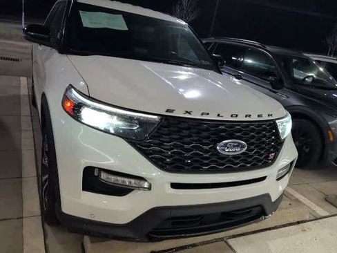 Used 2020 Ford Explorer ST w/ Premium Technology Package image 6