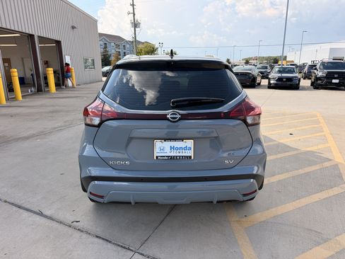 Used 2023 Nissan Kicks SV FWD image 7