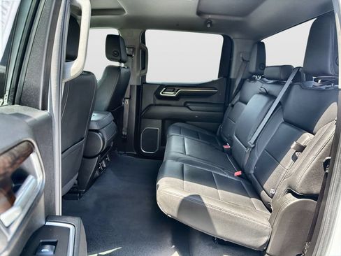 Used 2025 GMC Sierra 1500 SLT AWD/4WD image 29